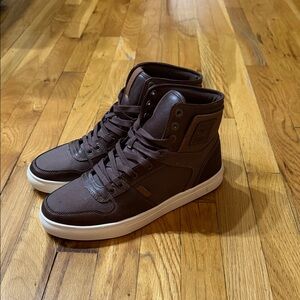 Levi's Dark Brown High-Top Sneakers